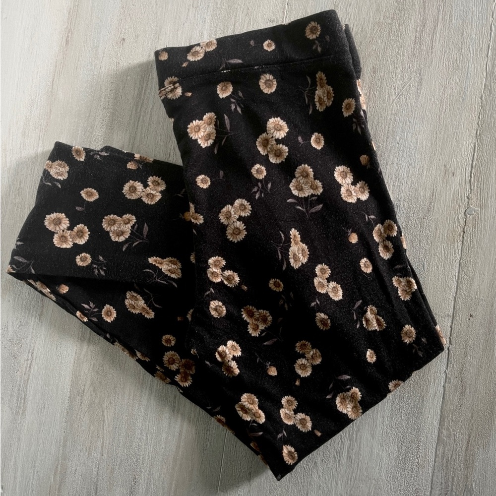 Rare Brandy Melville Daisy Leggings